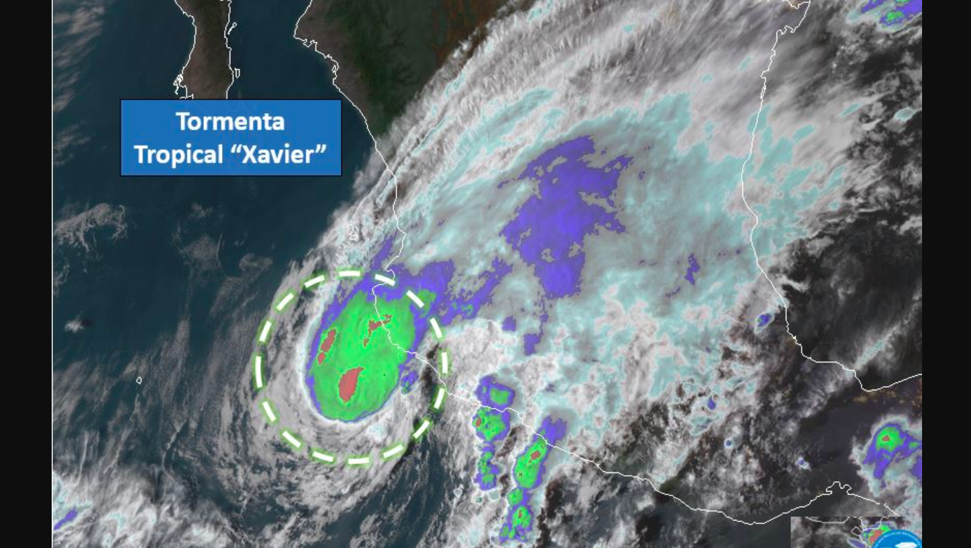 Tormenta tropical Xavier continúa aproximación a Colima