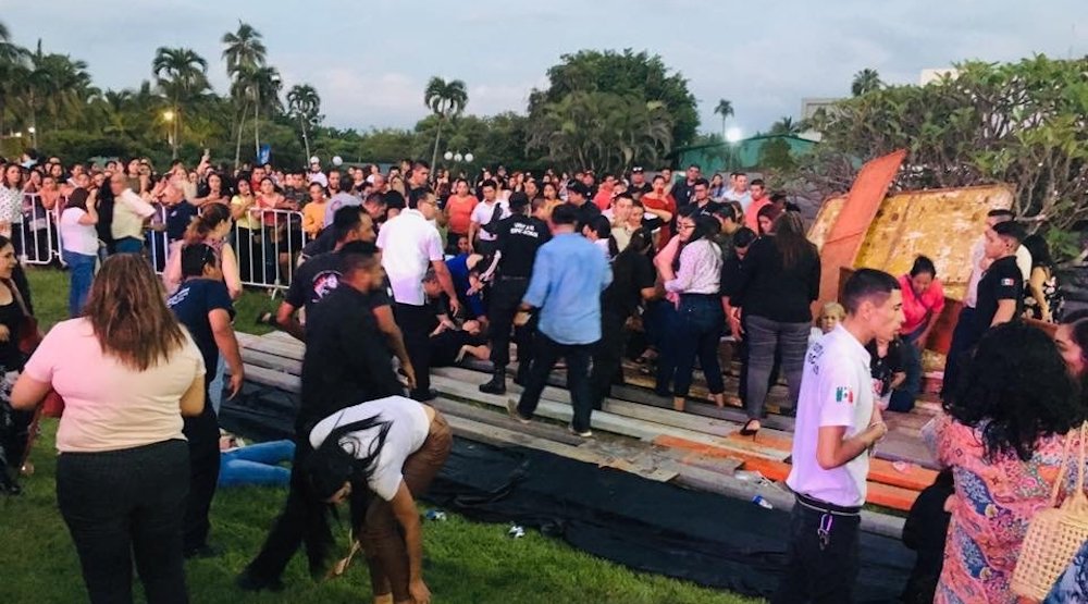 #Video Cae grada durante concierto de Yuridia