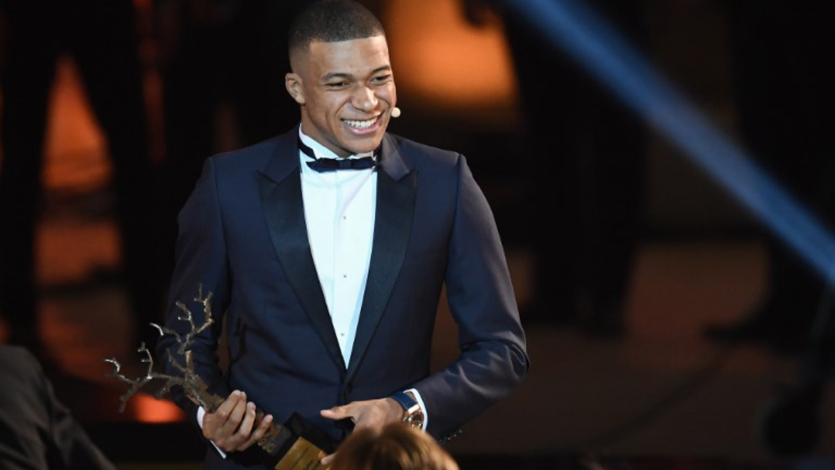 Mbappé gana el premio Kopa al mejor jugador menor de 21 años Mbappé gana el premio Kopa al mejor jugador menor de 21 años