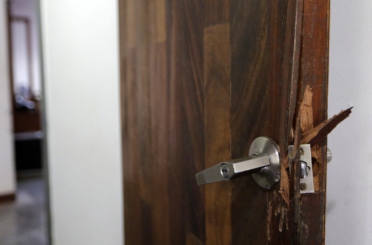 Policía de Nicaragua allana sin orden judicial ONG's y el medio Confidencial - 000-1bm14x