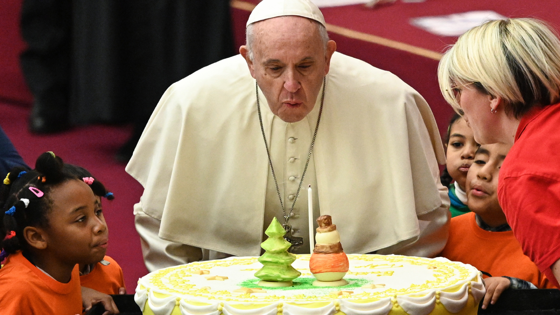 Sin grandes festejos, el papa Francisco celebra su cumpleaños 82