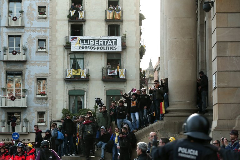 Suman 32 heridos por protestas en Cataluña - 000-1br62d