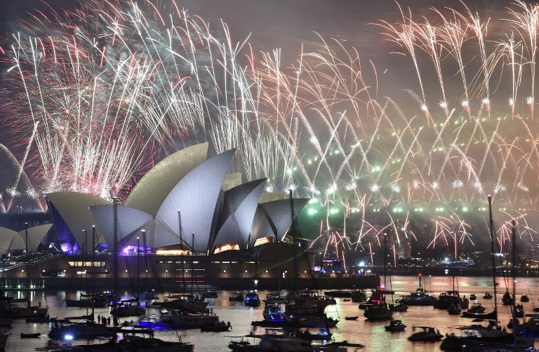 El mundo recibe 2019 con fuegos artificiales - 000-1bw7dh