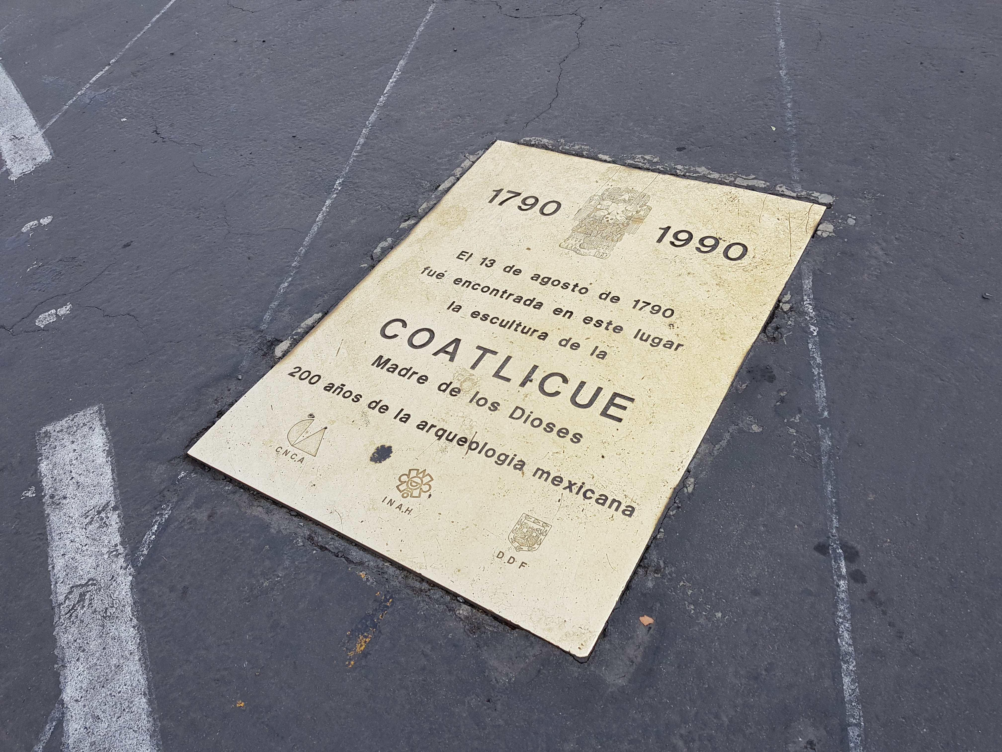 ¿Ha visto estas tres placas conmemorativas en la Ciudad de México? - 20180726-092633