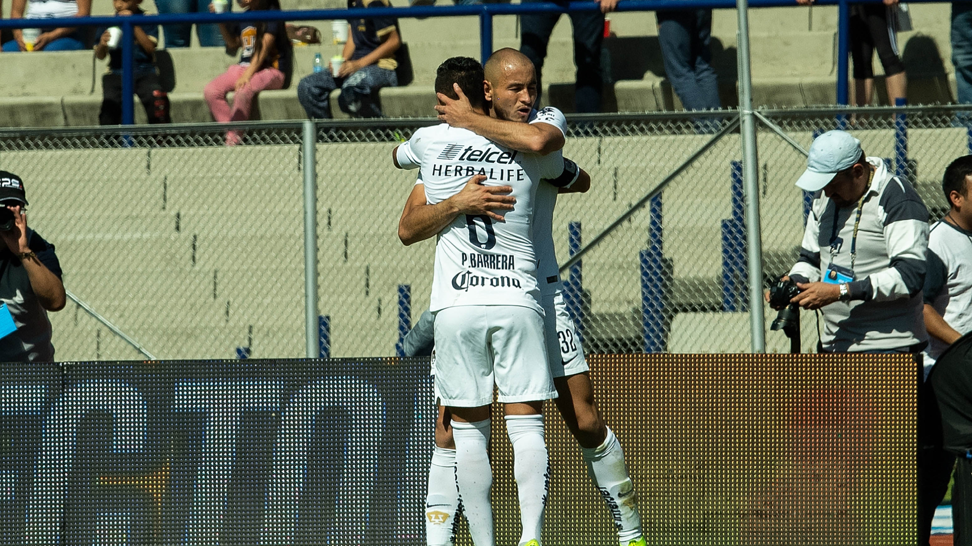 Pumas vence 3-1 a Tigres y avanza a semifinales