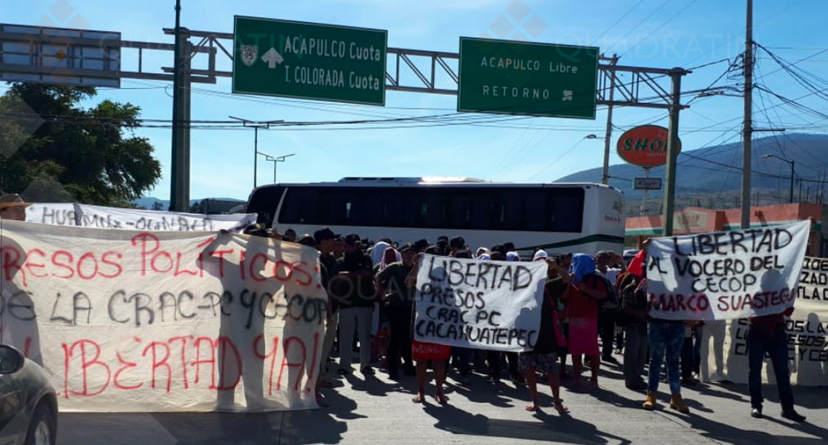 Liberan Autopista del Sol en Chilpancingo con rumbo a Acapulco Liberan Autopista del Sol en Chilpancingo con rumbo a Acapulco