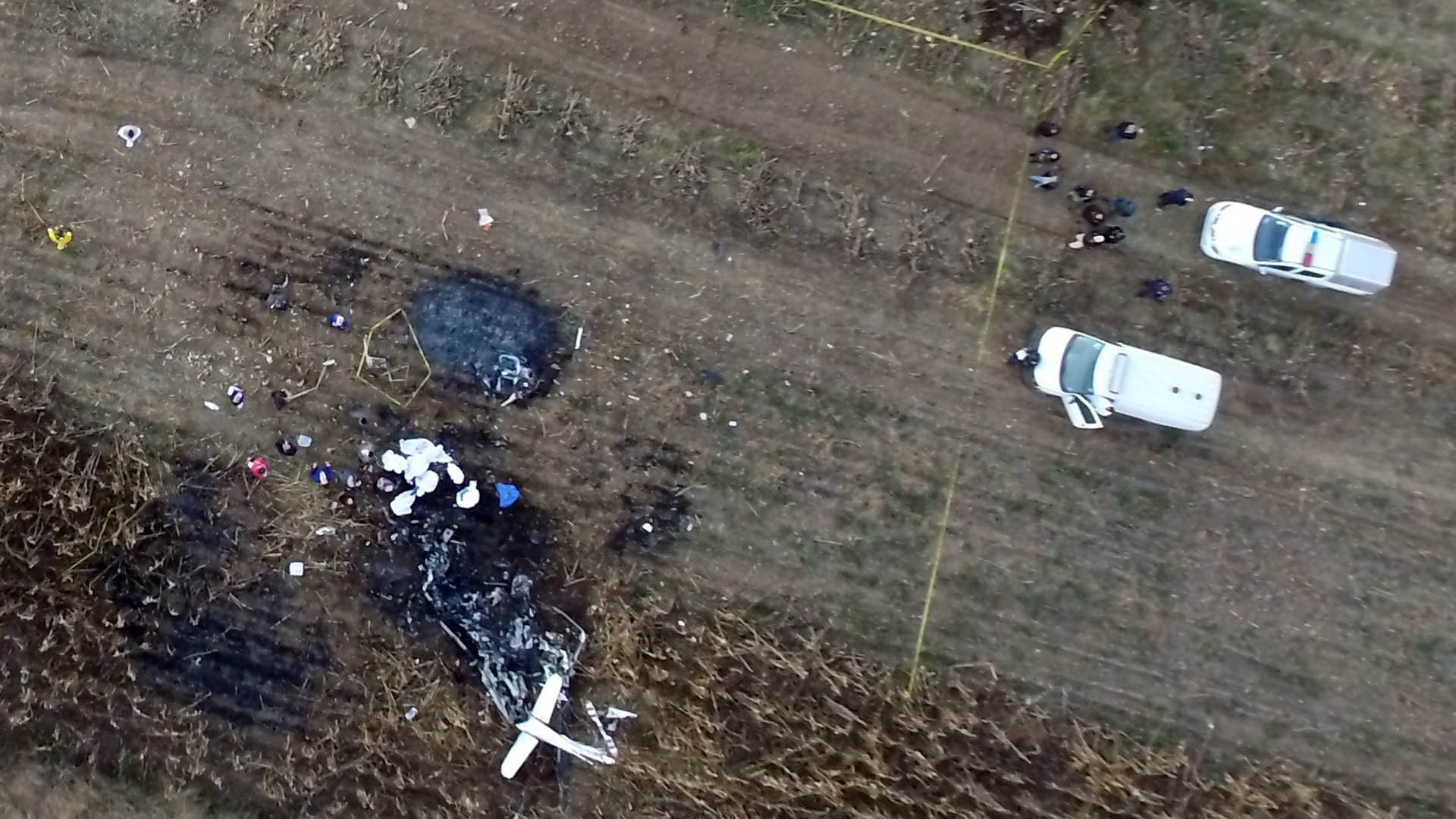 Las imágenes del accidente que mató a Martha Erika y Rafael Moreno - accidente-aereo-puebla