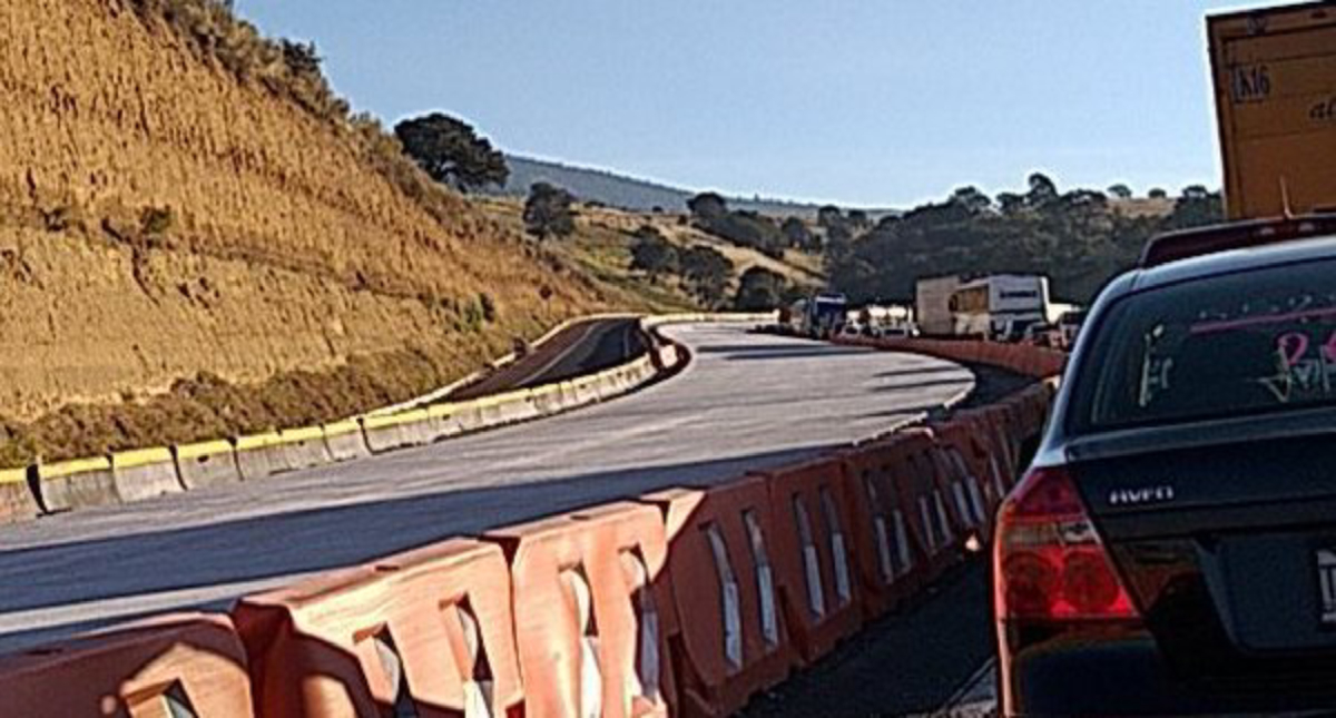 Cierran parcialmente la autopista México-Puebla