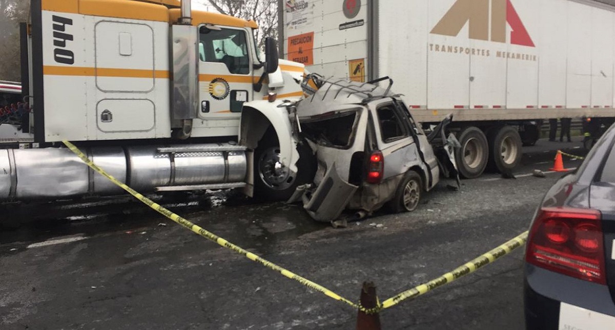 Dos personas mueren prensadas en accidente sobre la México-Querétaro - accidente-en-la-aut-mexico-queretaro
