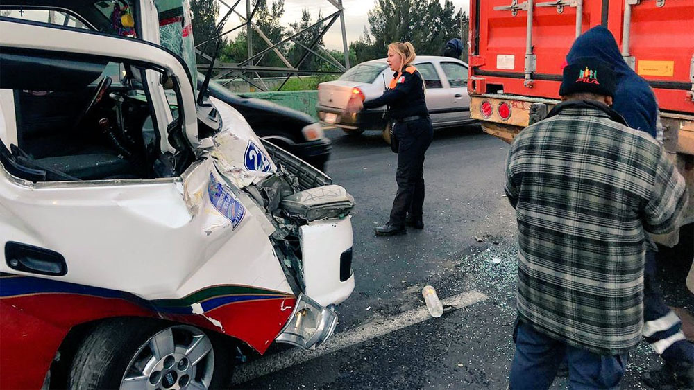 Choque deja seis heridos en la Texcoco-Lechería