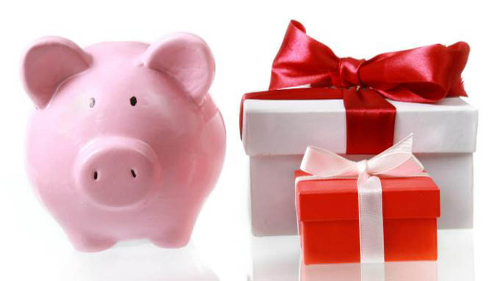 Mexicanos gastarán su aguinaldo en alcohol y ropa - aguinaldo