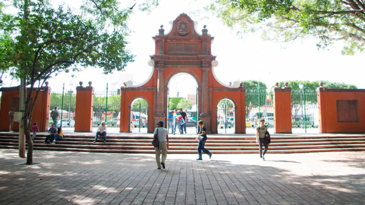 Encuentran a hombre muerto frente a Alameda de Querétaro Encuentran a hombre muerto frente a Alameda de Querétaro