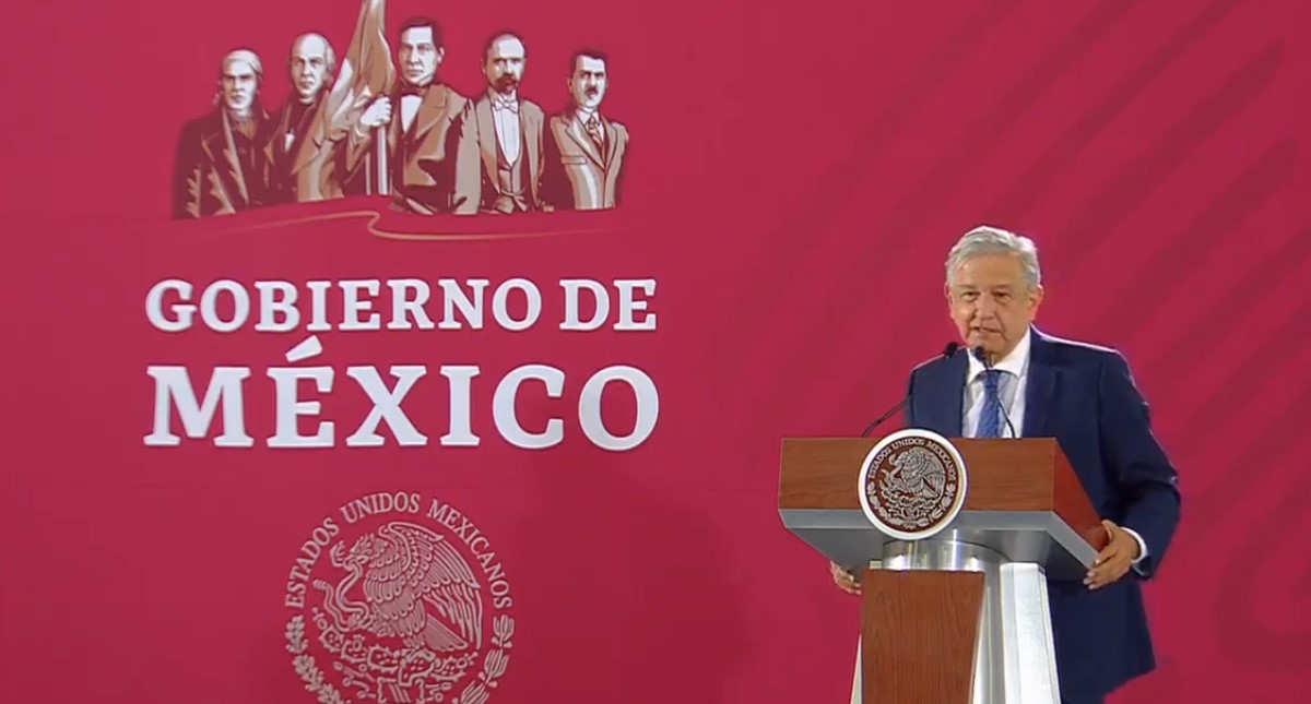 Ejército construirá pistas del aeropuerto de Santa Lucía: AMLO Ejército construirá pistas del aeropuerto de Santa Lucía: AMLO