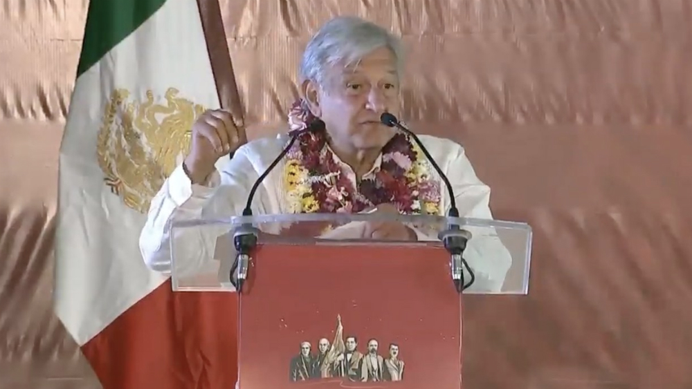 Presenta López Obrador Plan Carretero Nacional