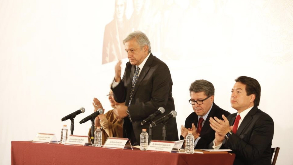 López Obrador y legisladores analizan presupuesto y agenda