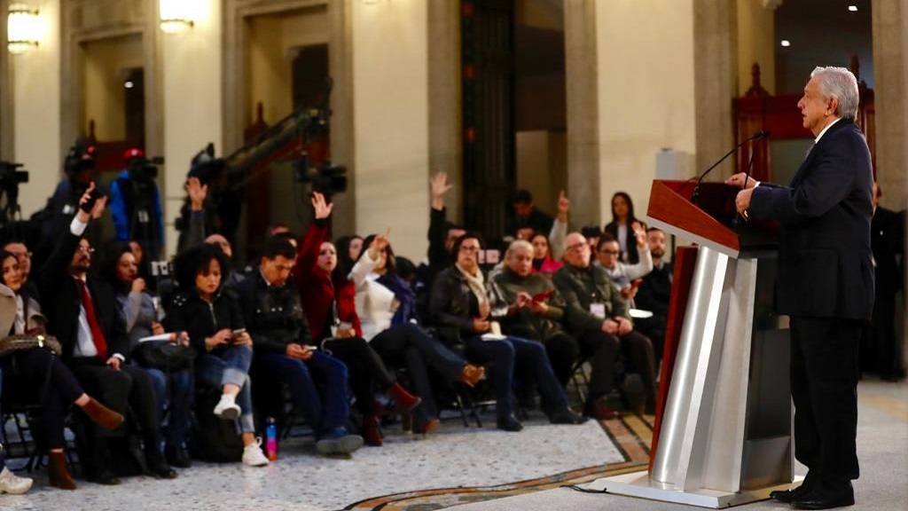 AMLO sostiene reunión con superdelegados en Palacio Nacional