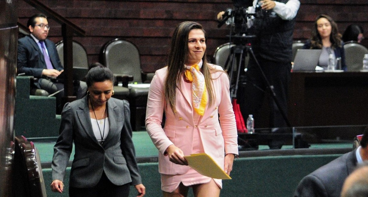 Diputados dan licencia a Ana Guevara para irse a la Conade