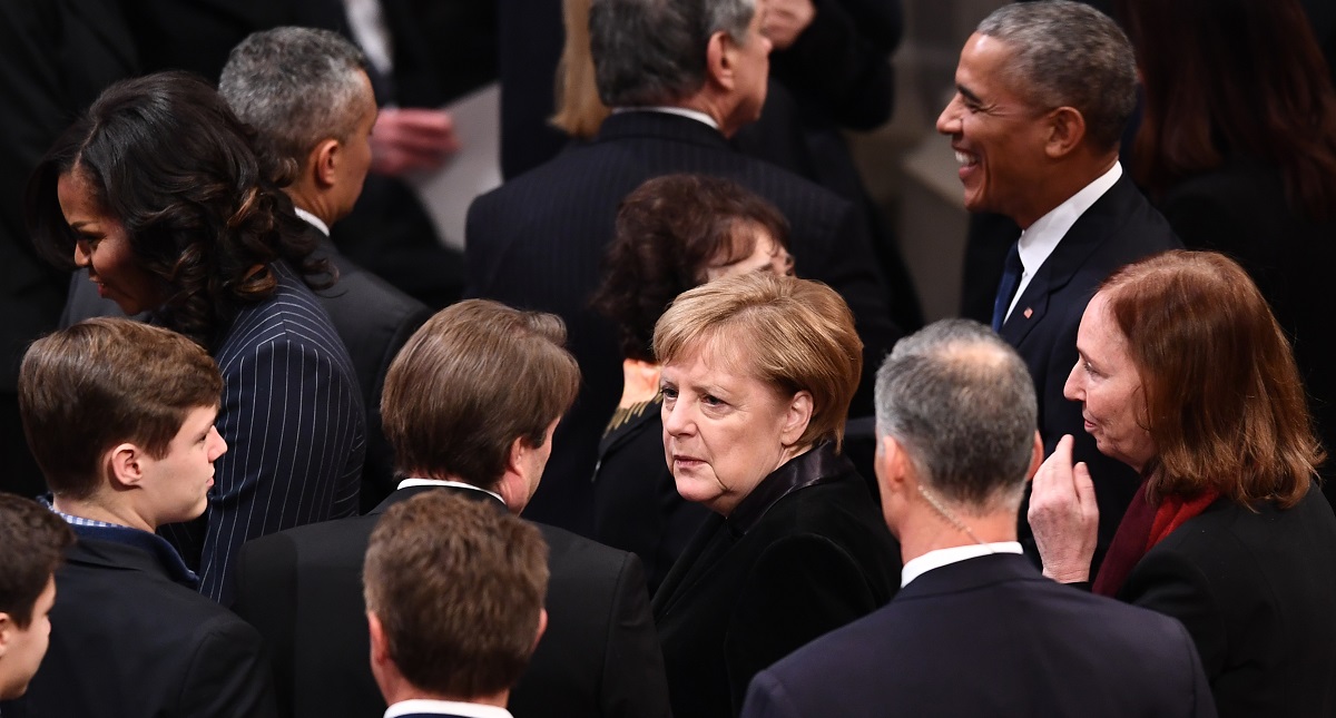 Realizan funeral de Estado de George H. W. Bush - angela-merkel-en-el-funeral-de-estado-de-george-bush-padre