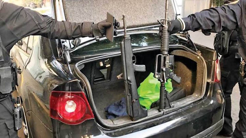 Suman 10 homicidios en las últimas 24 horas en la Ciudad de México - armas-confiscadas-a-presuntos-implicados-en-tiroteo-en-coyoacan