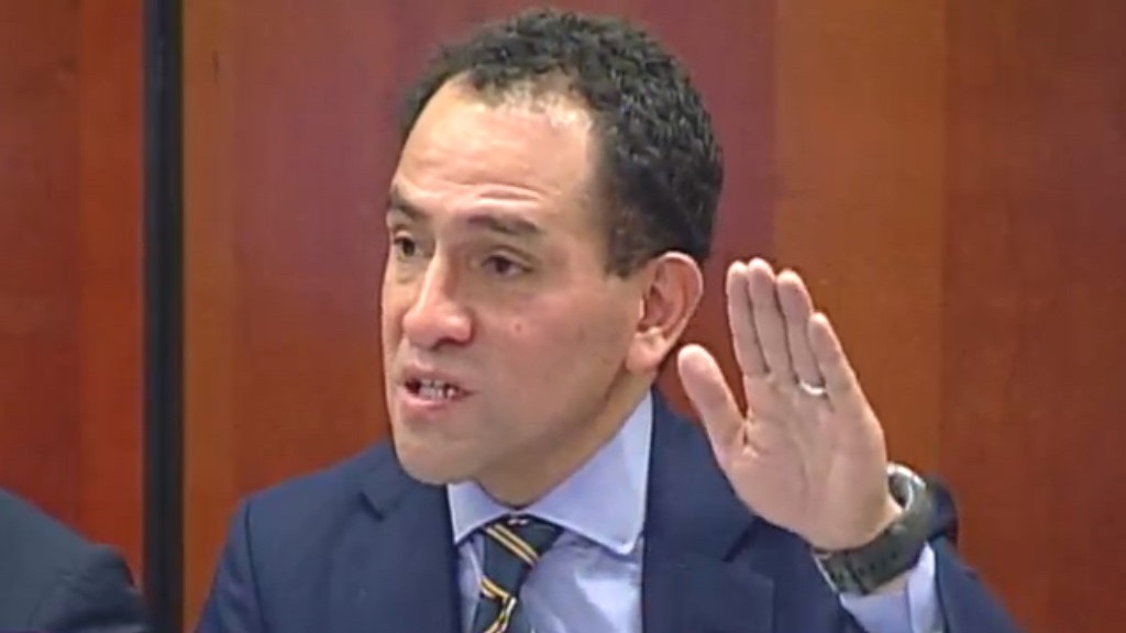 Hacienda liquidará mil 800 mdd en bonos del NAIM