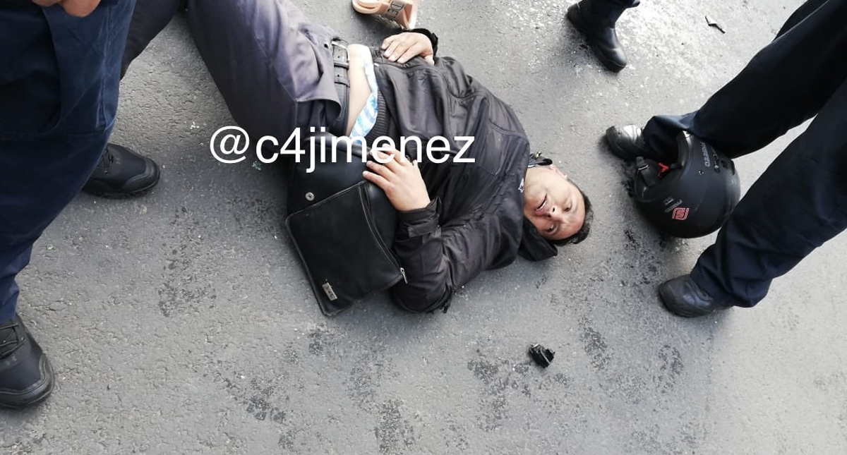 Ladrones colombianos se impactan contra camioneta tras asaltar a mujer - asaltantes