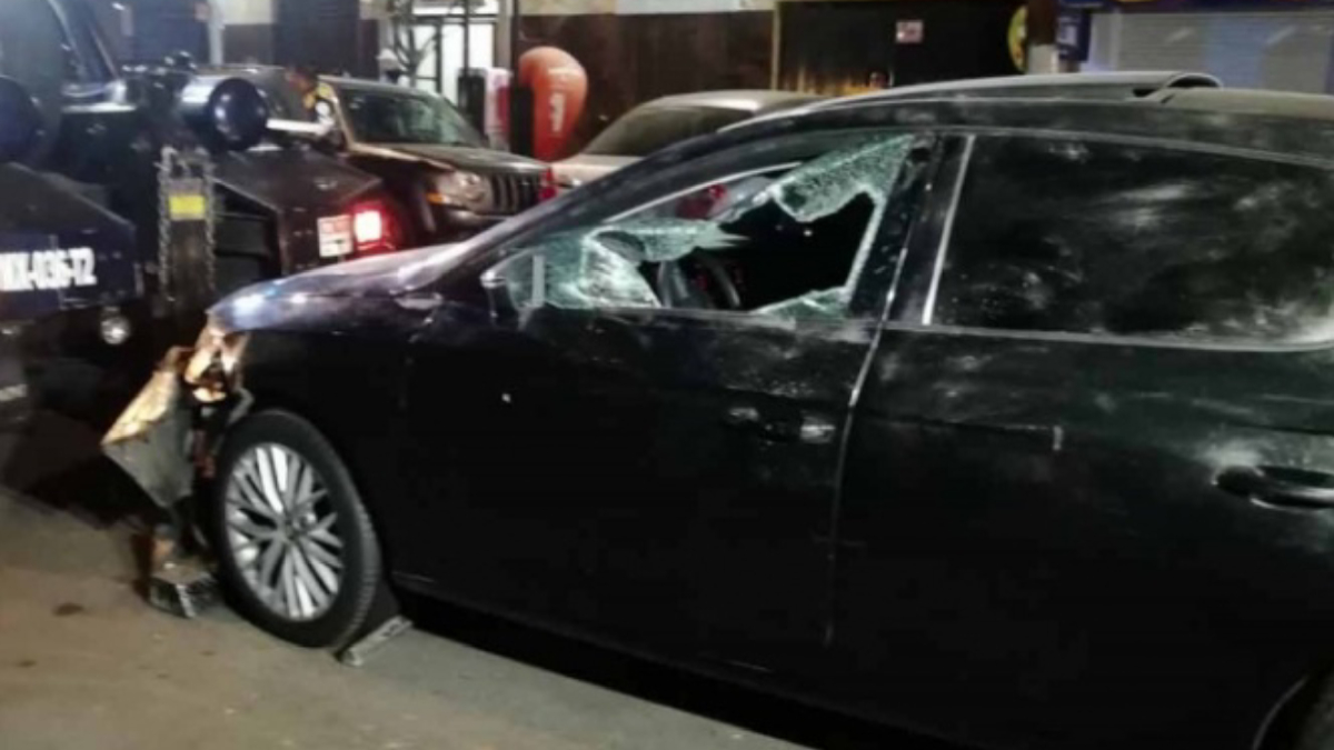 Asesinan a hombre al interior de su automóvil en Azcapotzalco