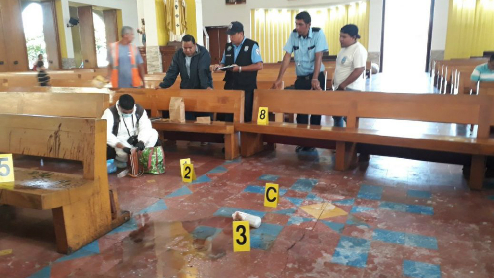 Mujer agrede con ácido sulfúrico a sacerdote en Nicaragua