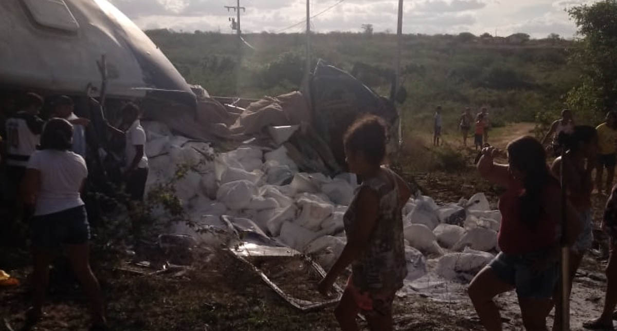 Accidente entre autobús y camión en Brasil deja al menos cinco muertos - autobus-brasil-accidente-2