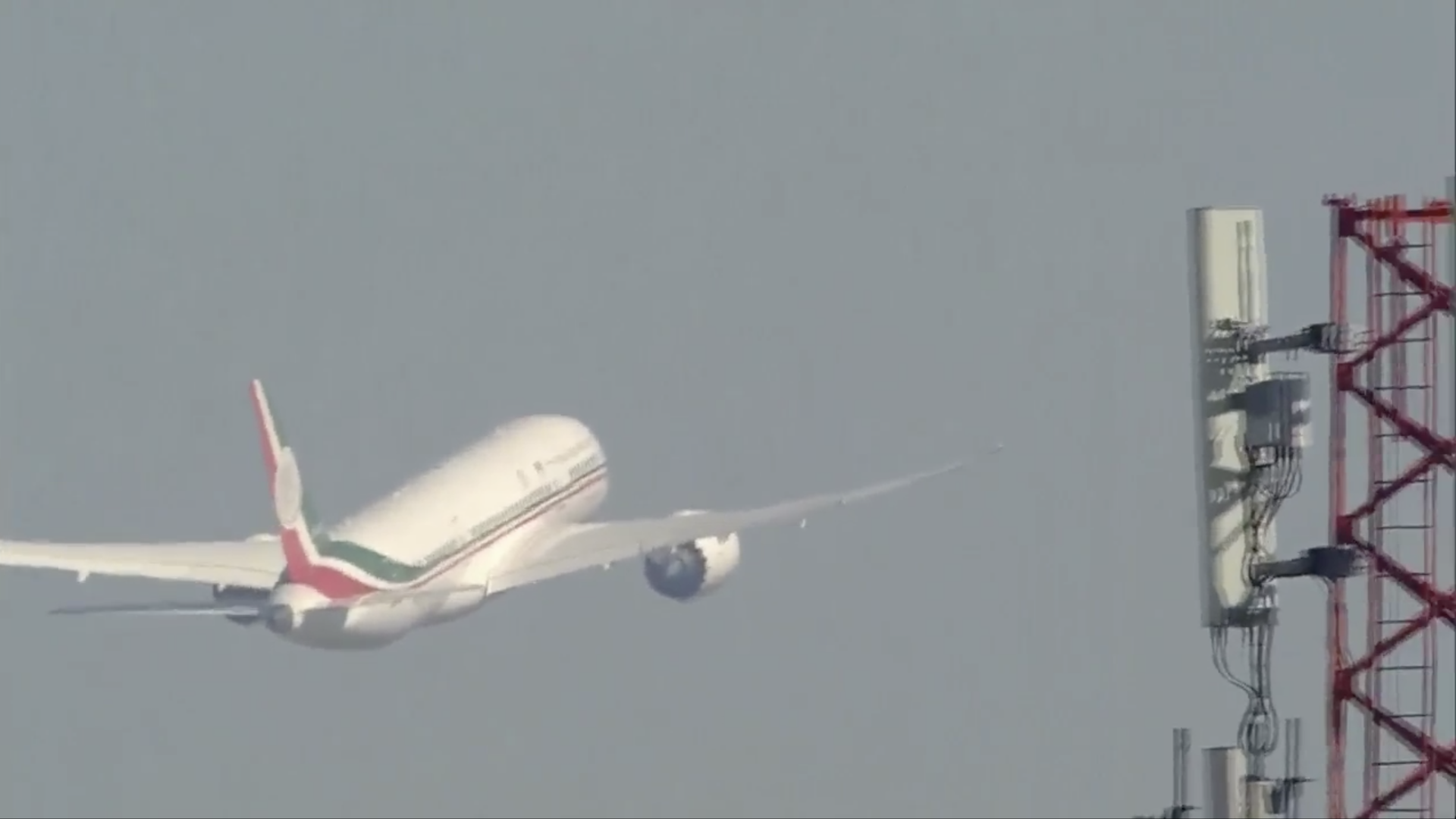 Se fue el Avión Presidencial