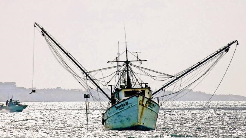 Piratas asaltan barco camaronero en Mazatlán