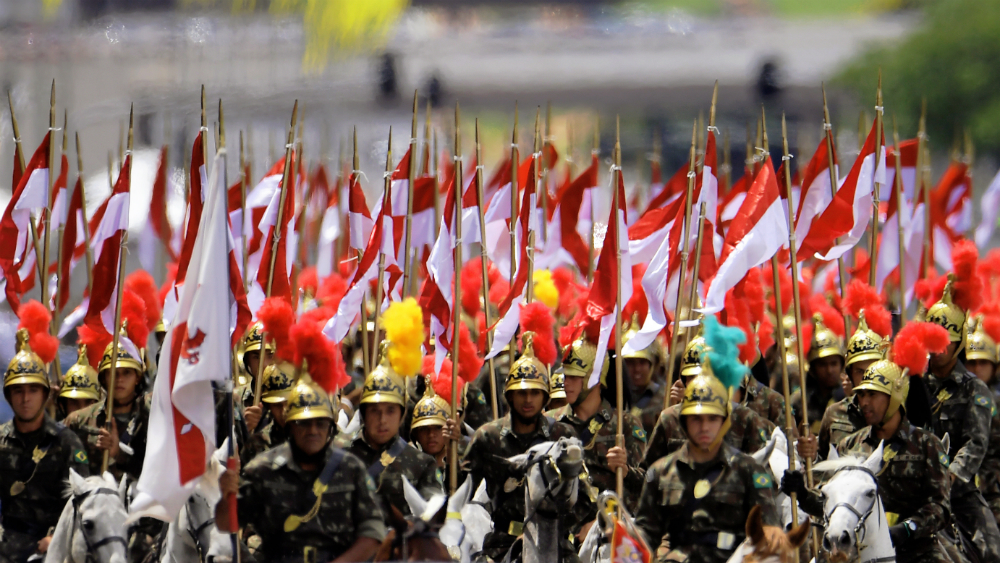 La hora de la verdad ha llegado para Jair Bolsonaro y Brasil - brasil-militares-bolsonaro