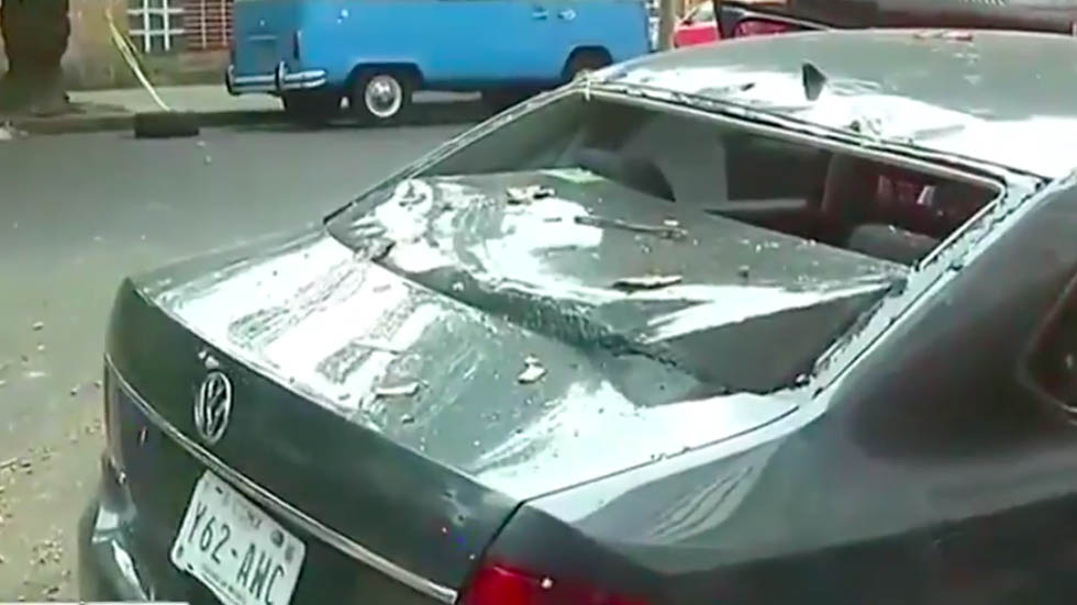 Caída de árbol provoca daños en la Benito Juárez - caida-arbol-colonia-postal-benito-juarez-2