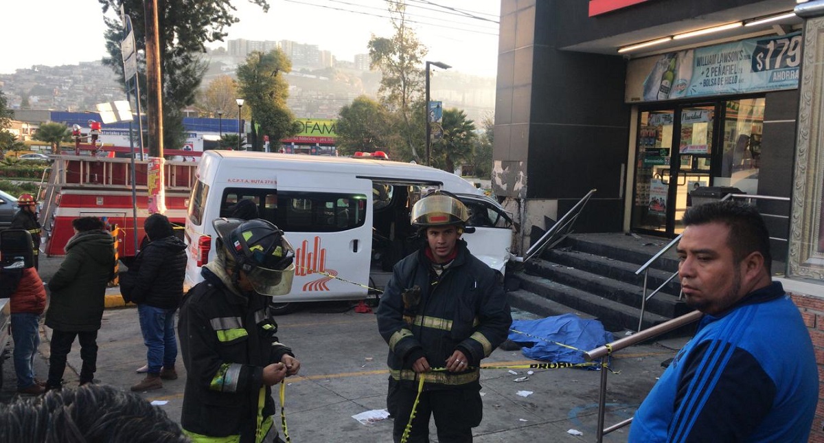 Choque de combi deja tres muertos en Atizapán