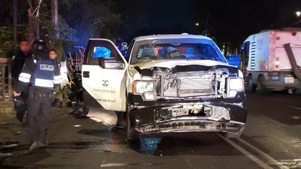 Camioneta de valores atropella a policías en la Ciudad de México