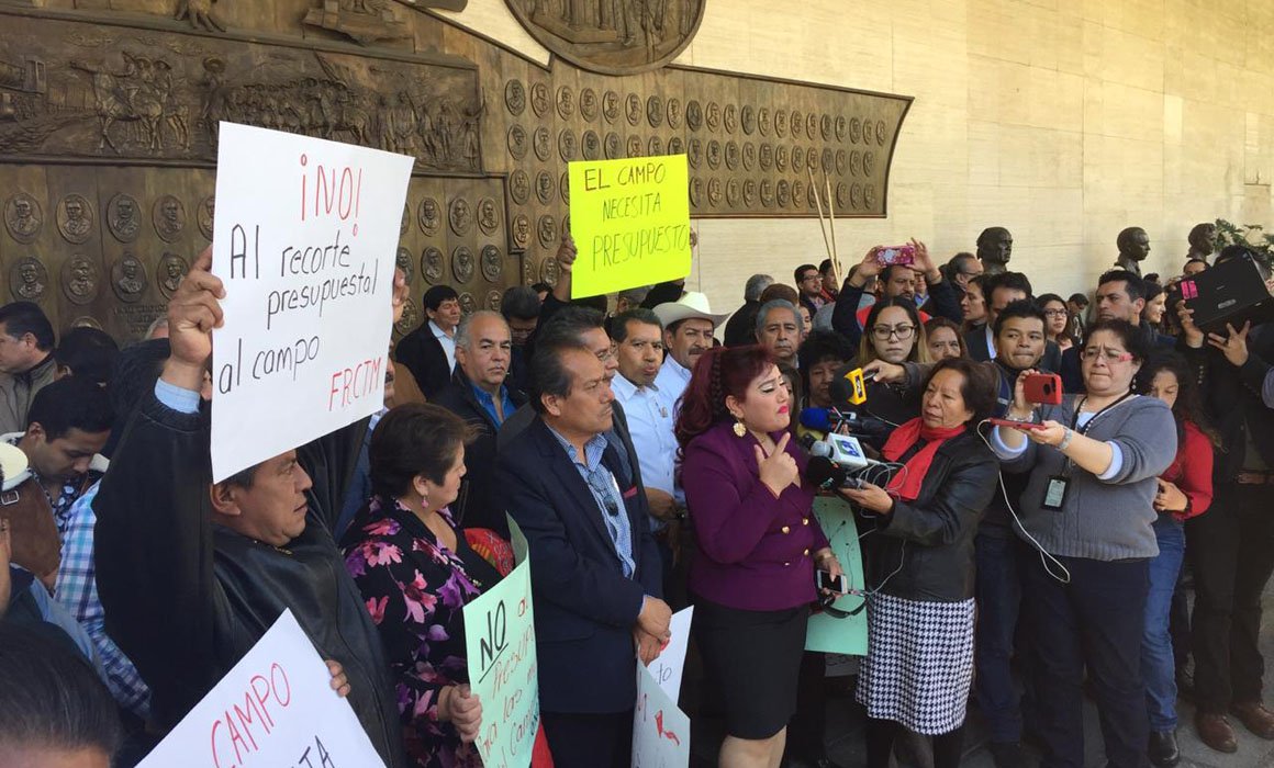 Campesinos bloquean accesos a San Lázaro - campesinos-san-lazaro
