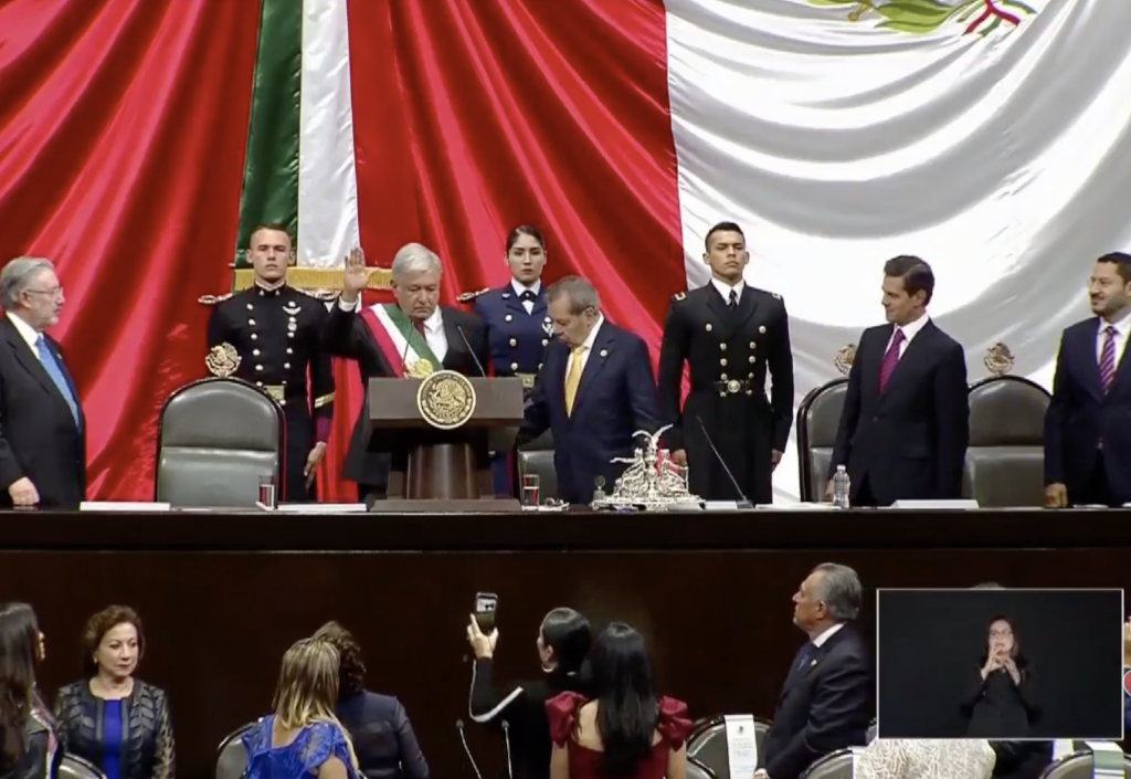 "Gobernaré con entrega total a la causa pública": López Obrador - captura-de-pantalla-2018-12-01-a-las-112511-e1543685222623-1024x705