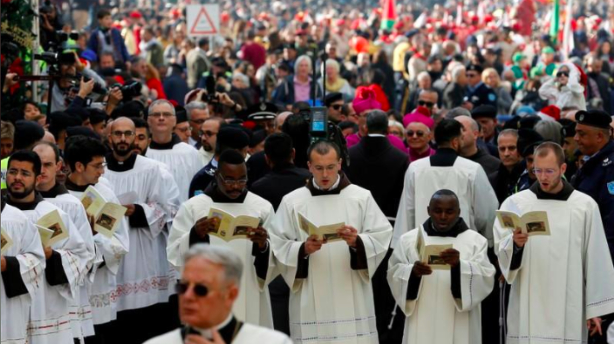 Peregrinos arriban a Belén por la Navidad