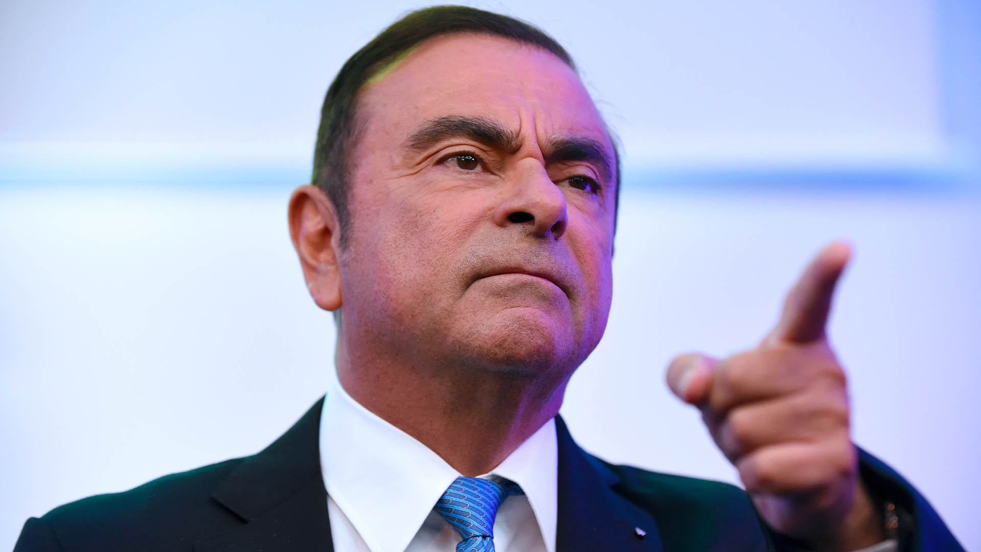 Interpol lanza orden de búsqueda contra Ghosn y pide su arresto a Líbano