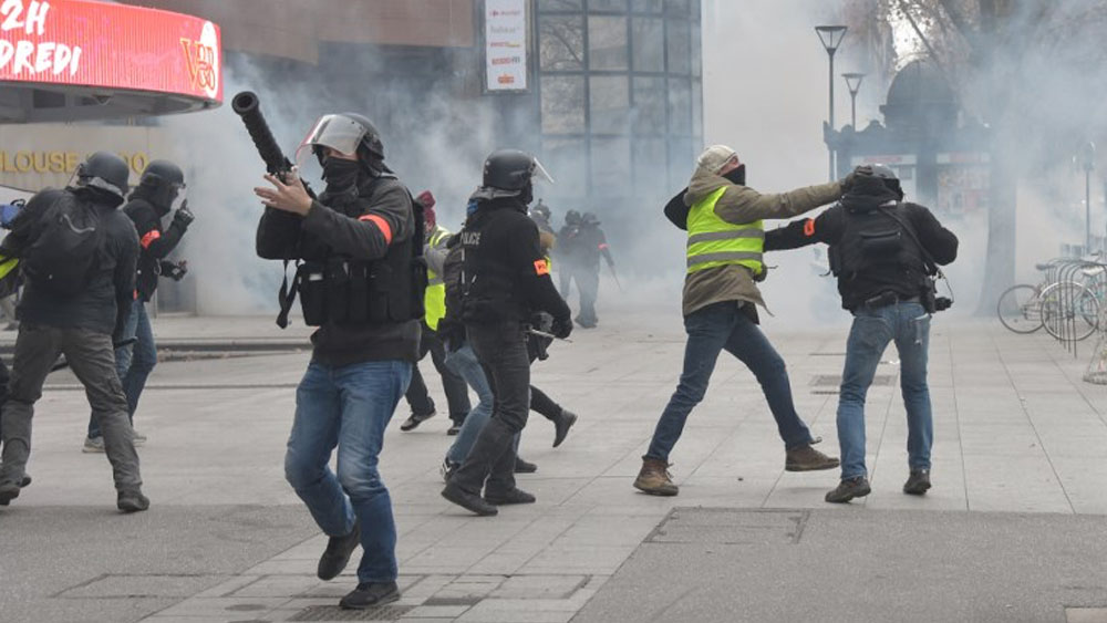 Inicia séptimo fin de semana de protestas en Francia