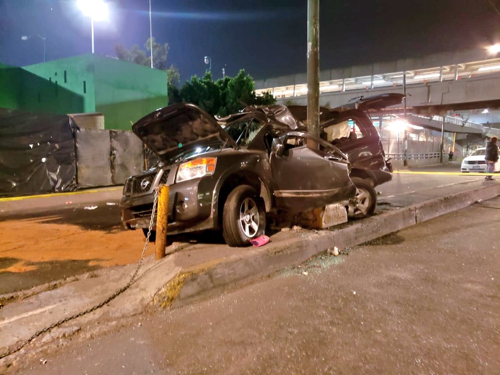 Muere joven al estrellar su camioneta frente al CETRAM Pantitlán - choque-camioneta-cetram-pantitlan