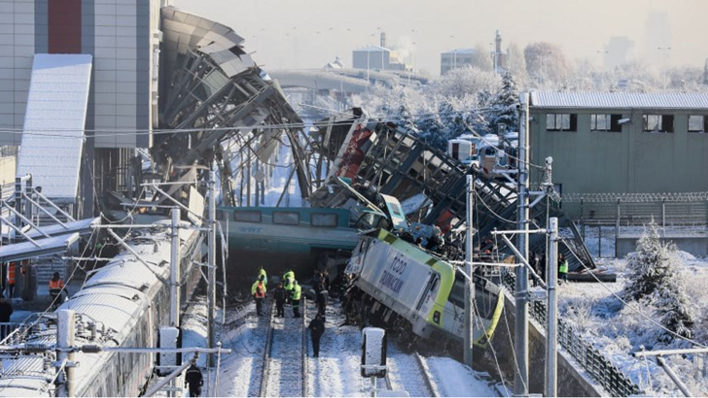 Choque de trenes deja al menos nueve muertos en Turquía