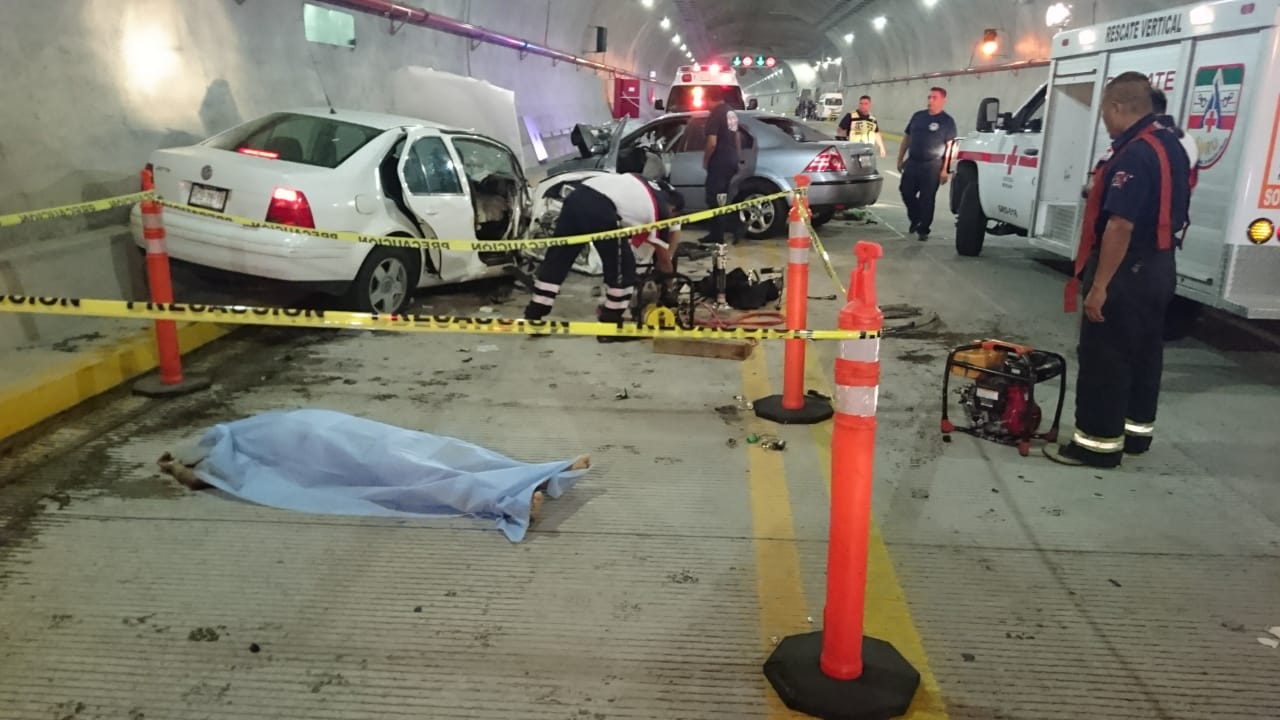 Choque deja una mujer muerta en Macrotunel de Acapulco - choque-macrotunel-4