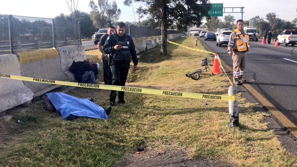 Conductor mata a ciclista sobre la autopista México-Pachuca Conductor mata a ciclista sobre la autopista México-Pachuca