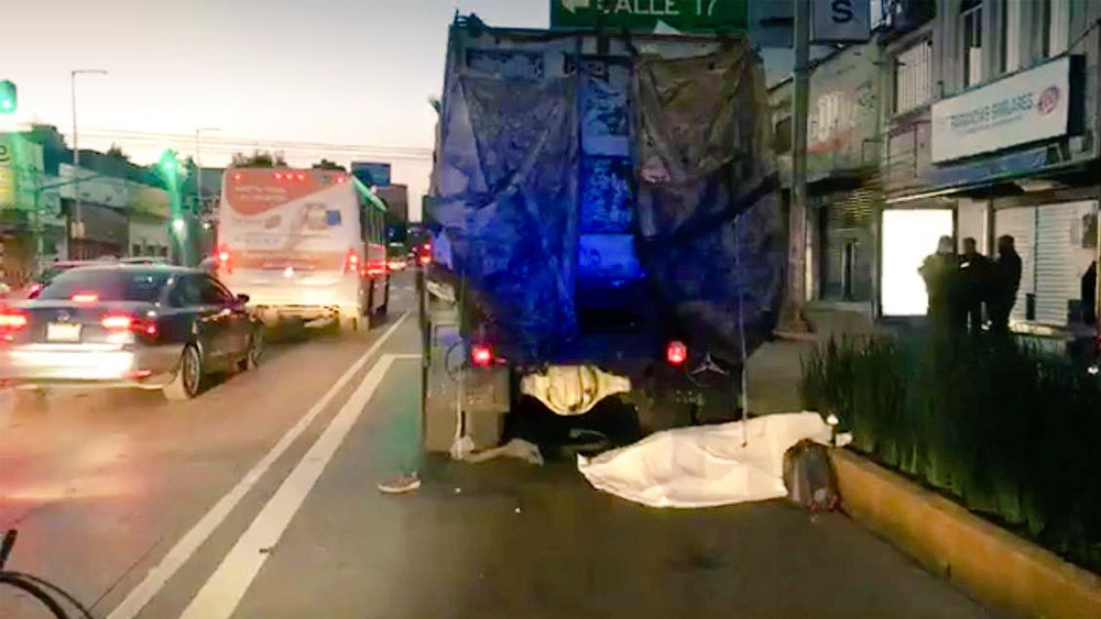 Buscan al conductor que mató a ciclista en Avenida Revolución - ciclista-muerto-revolucion