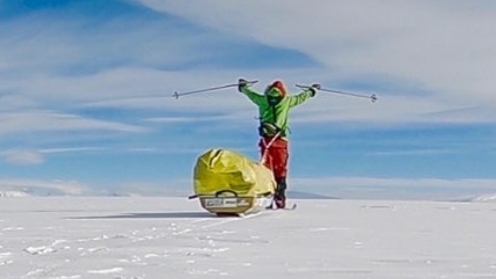 Aventurero estadounidense atraviesa por primera vez la Antártida a pie