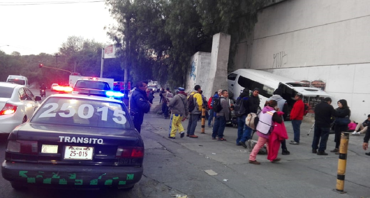 Choque de combi en Naucalpan deja siete heridos