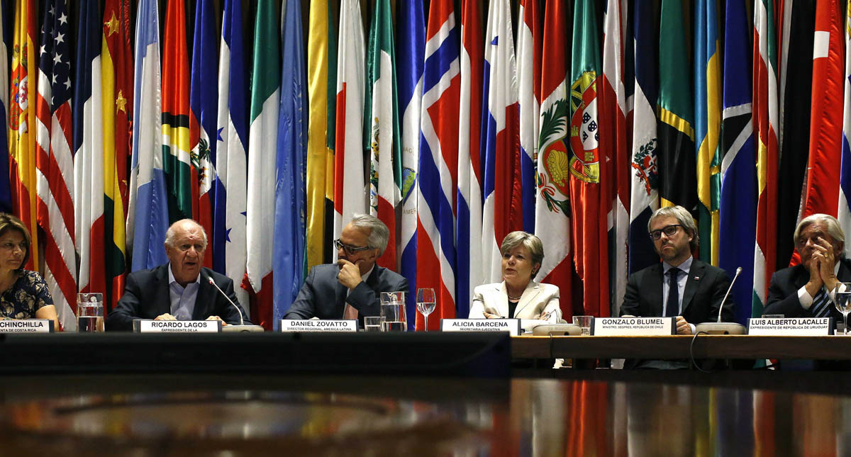 La democracia está pasando por una crisis en Latinoamérica: Zovatto - conferencia-cepal