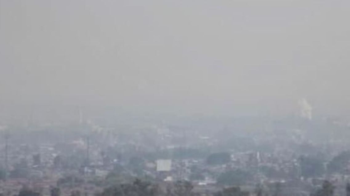 Uso de pirotecnia provoca contingencia en zonas metropolitanas