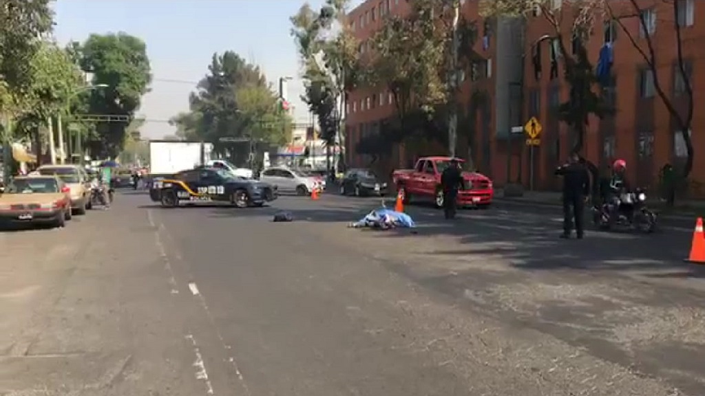Camión de carga atropella y mata a ciclista en la Cuauhtémoc