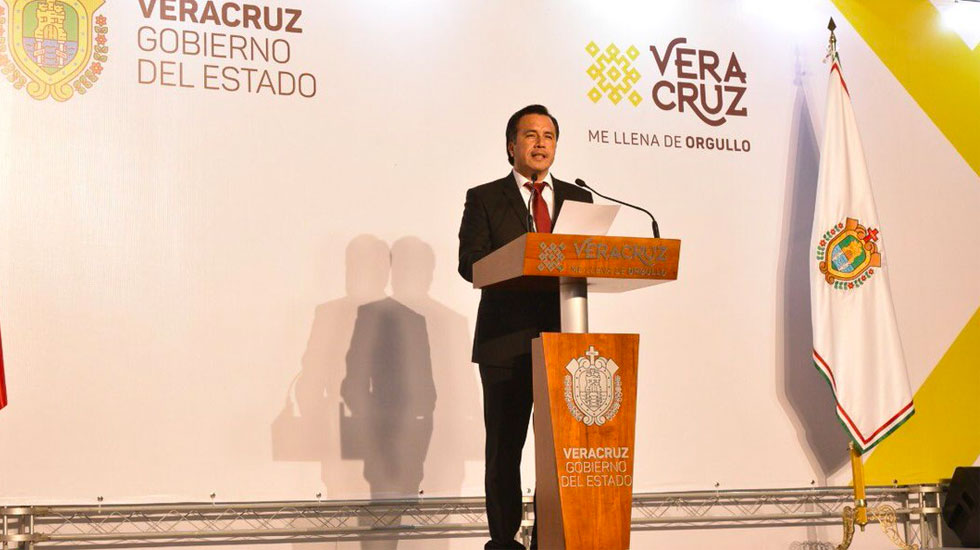 Cuitláhuac García asume la gubernatura de Veracruz
